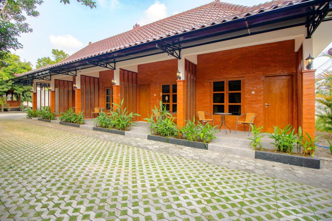 Oyo 1473 Omah Tentrem Syariah Melati Экстерьер фото